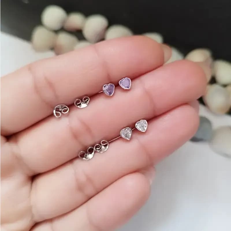گوشواره نقره میخی طرح قلب عیار 925 برند BSJ silver سفید و یاسی