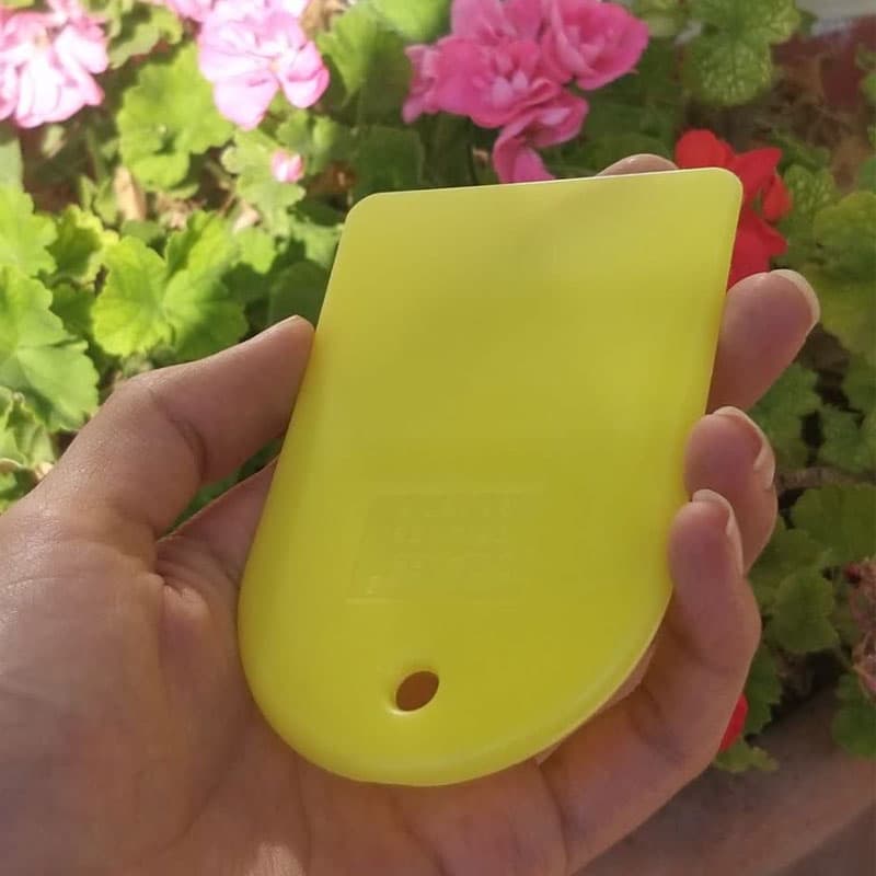 کاردک شیشه دودی خودرو کد 1847 — تصویر ۴