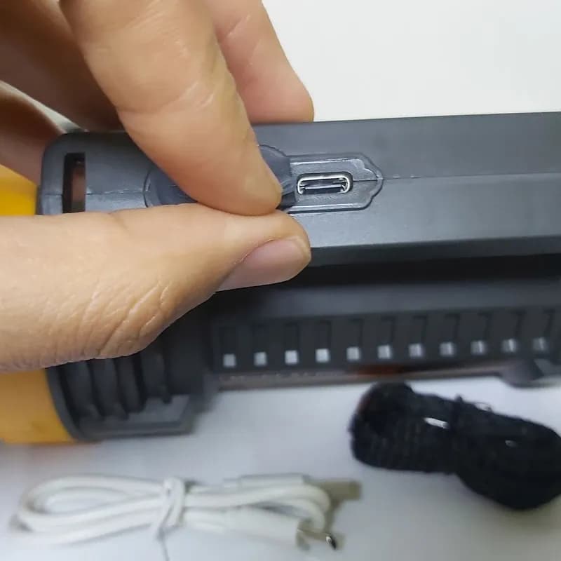 چراغ شارژی دسته دار ان لایت مدل N-Light XJ-609 با نور مهتابی — تصویر ۳