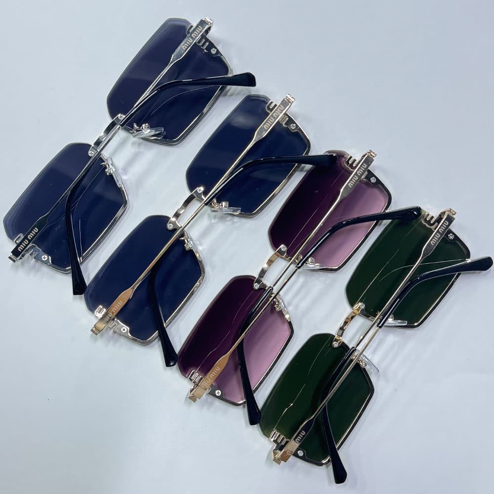عینک دودی کارتیر miu miu — تصویر ۲