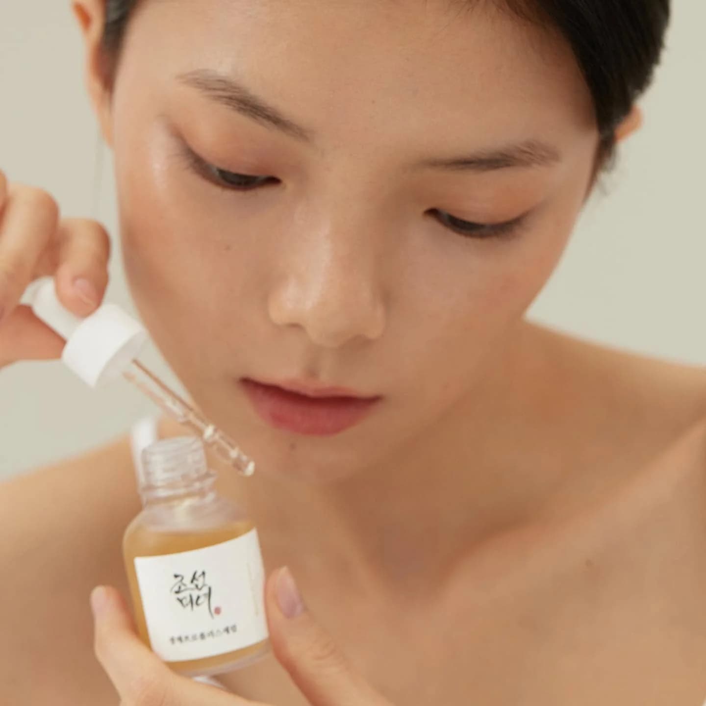 سرم شفاف و براق کننده نیاسینامید و پروپولیس بیوتی اف جوسان اصل 30ml — تصویر ۲