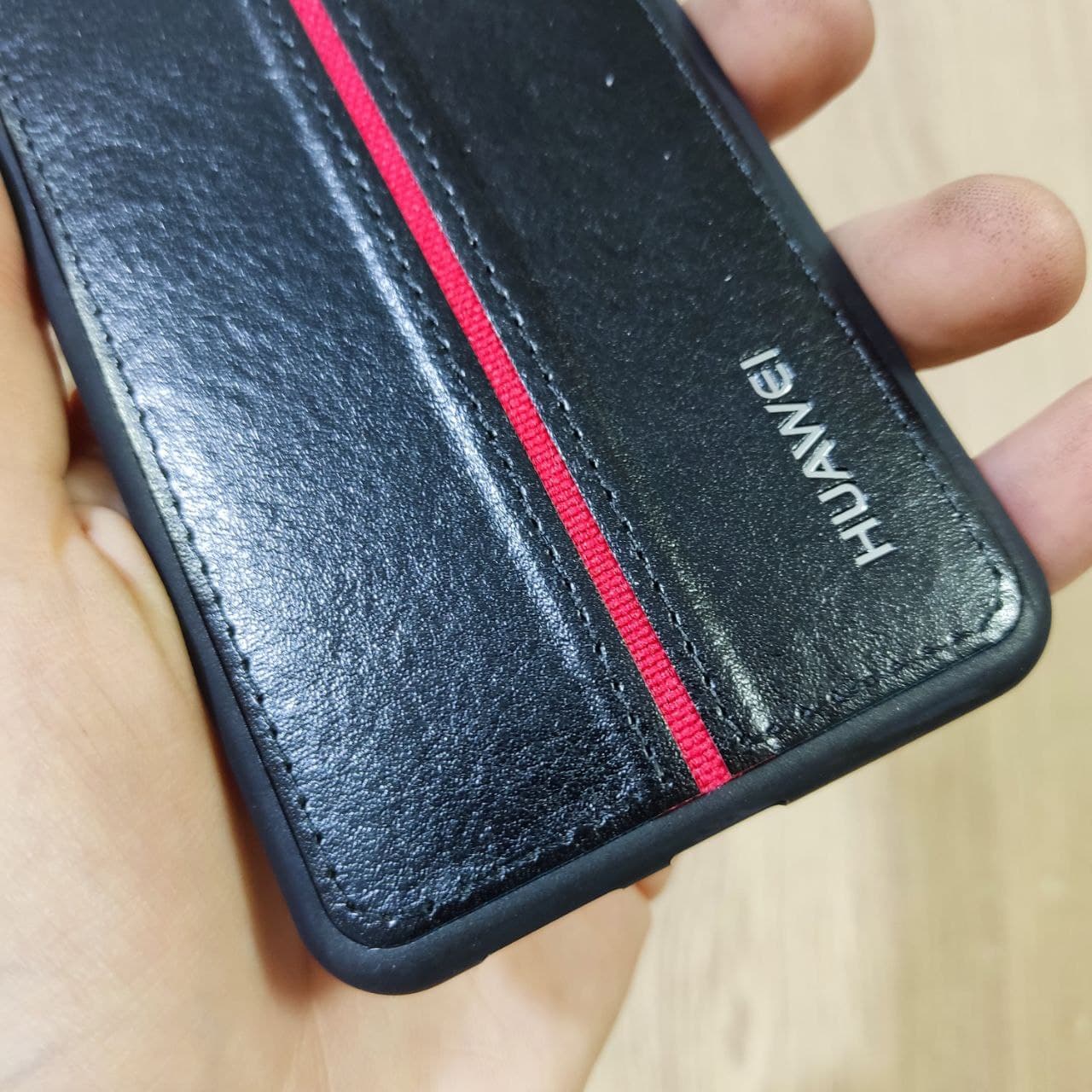 قاب گوشی Huawei Nova مدل پشت چرم با لوگو — تصویر ۳