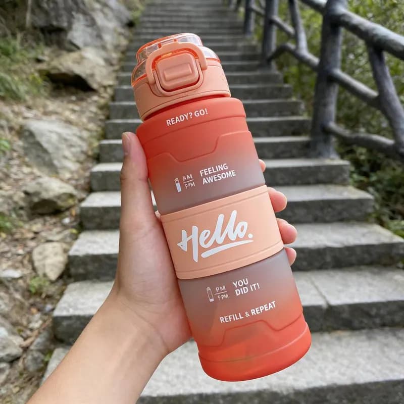 قمقمه مدل HELLO دور سیلیوکونی، با حجم 800 میلیلیتر و نی دار — تصویر ۴