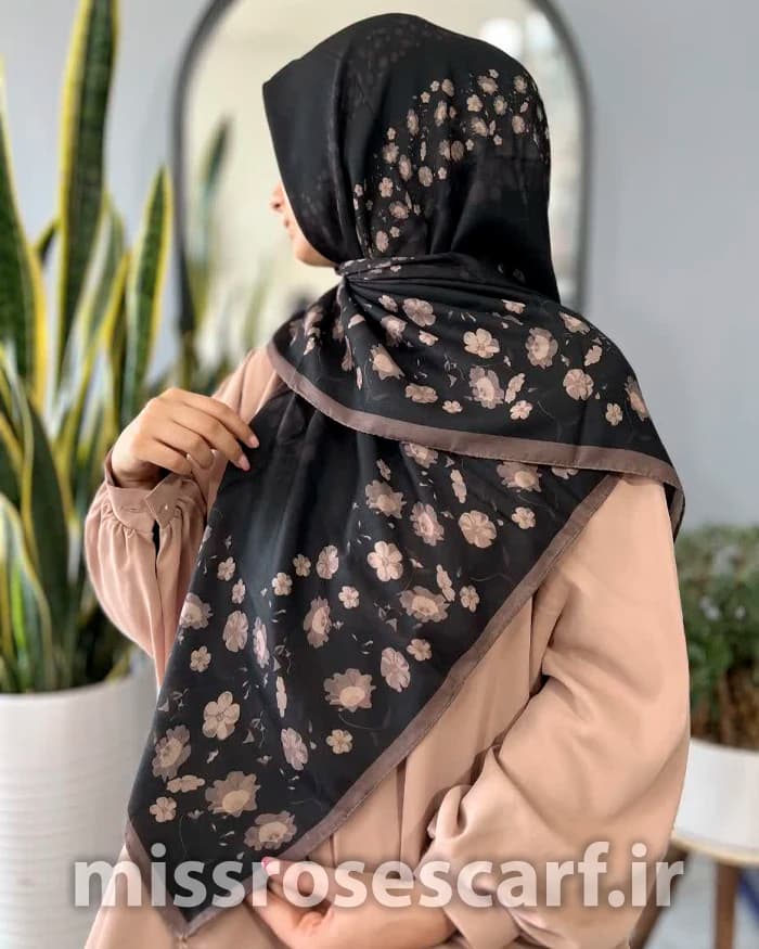 روسری قواره 120 کد M233 — تصویر ۲