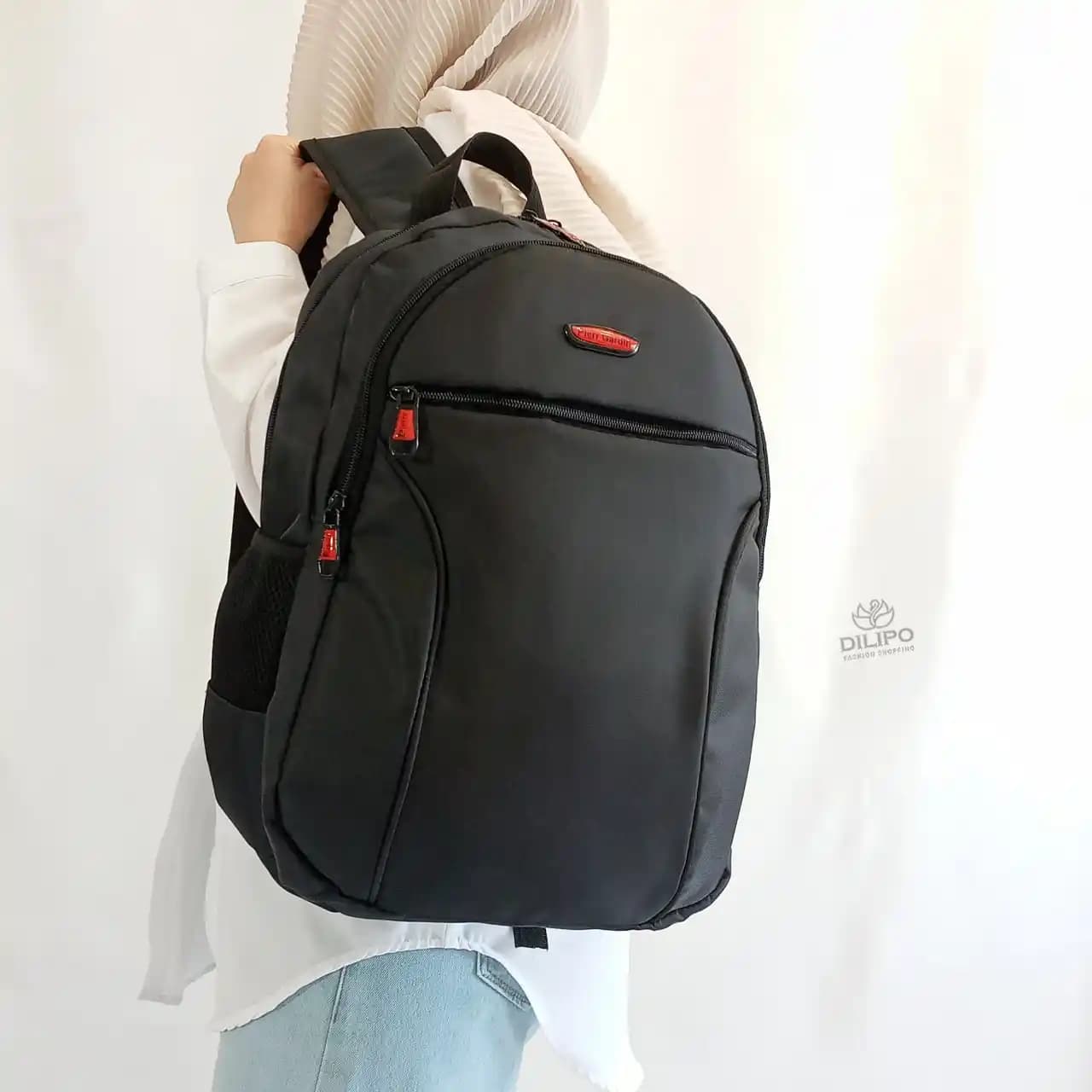 کوله پشتی مشکی طرح پیرکاردین تامارا 2390 — تصویر ۳