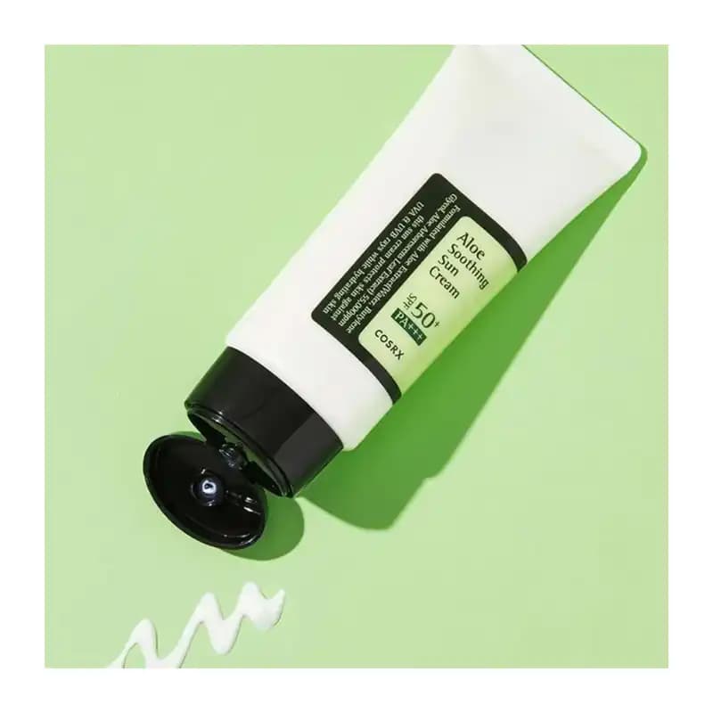 کرم ضد آفتاب عصاره آلوئه ورا SPF50 کوزارکس — تصویر ۱۰