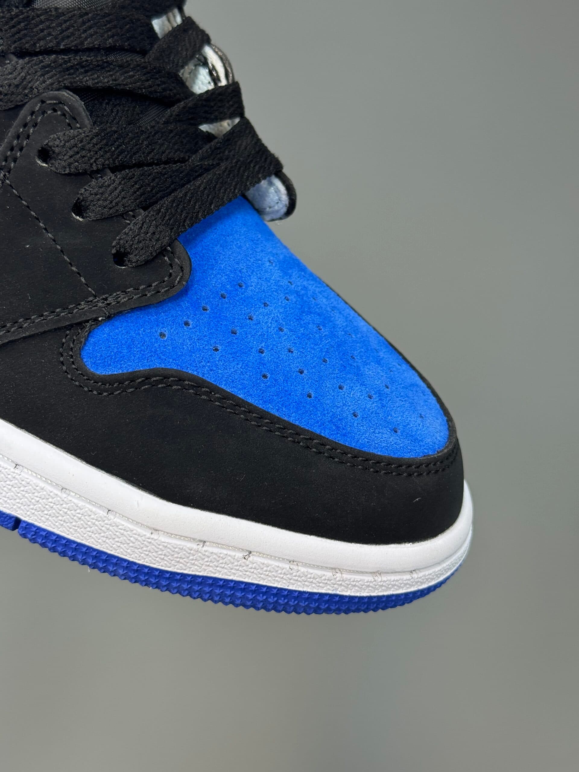 کتونی جردن وان ساقدار مشکی آبی Air Jordan 1 High Royal Reimagined — تصویر ۶