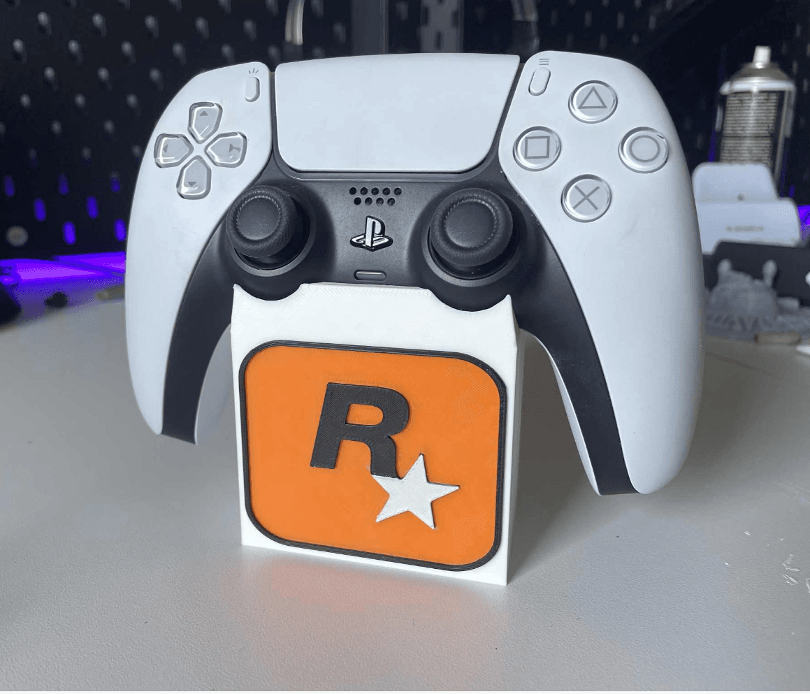 پایه نگهدارنده دسته بازی PS5 طرح Rockstar GTA — تصویر ۲