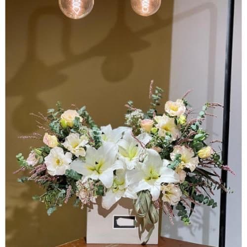 دسته گل مناسب هدیه برای دختران ۸ ساله 10643