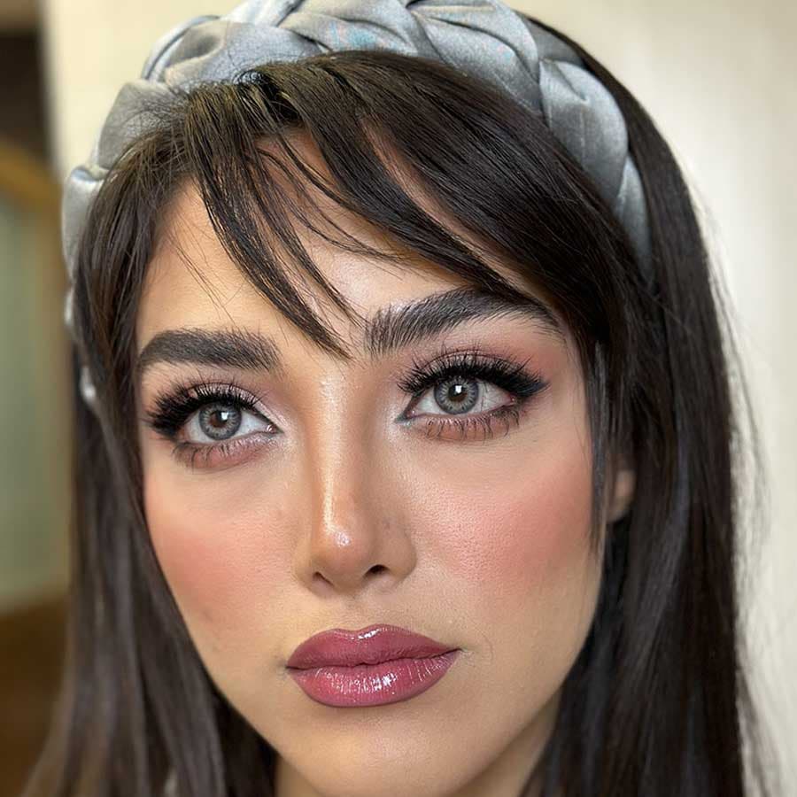 لنز رنگی آماندا آلموند رادیانت سالانه طوسی با ته رنگ خفیف سبز — تصویر ۲
