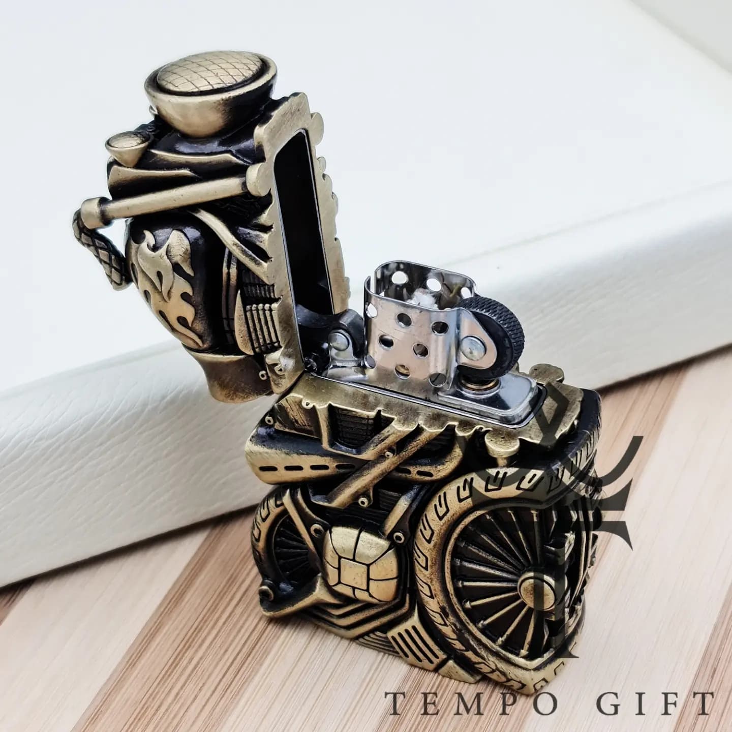 فندک بنزینی اورجینال زیپو ZIPPO مدل Freedom Wheels — تصویر ۵