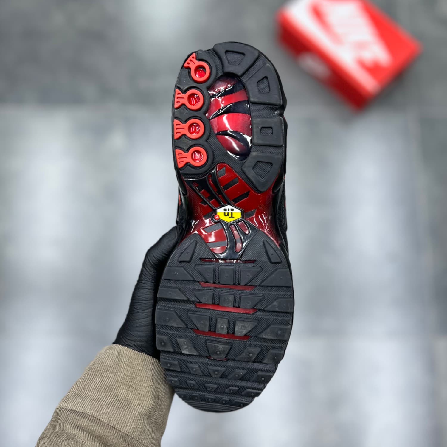 نایک ایرمکس تی ان مشکی قرمز Nike Air Max Plus Tn Red Black — تصویر ۳