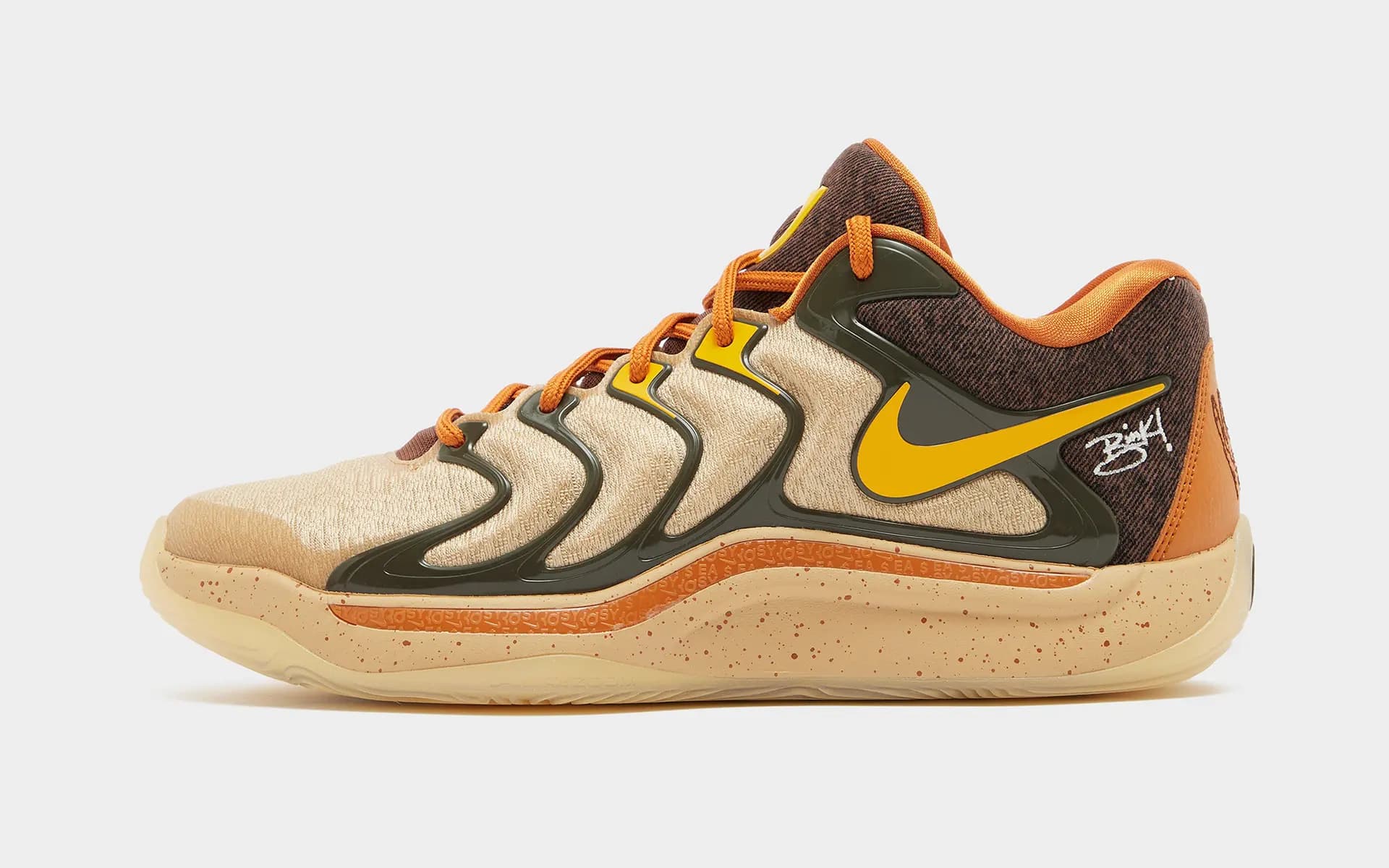 کفش بسکتبال نایکی کِی دی 17 رنگ کرم Nike kd17 — تصویر ۲