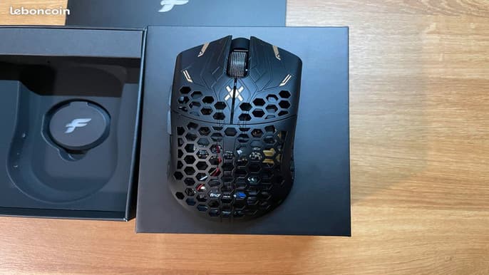 موس Finalmouse UltralightX – بی سیم – طرح Guardian — تصویر ۵