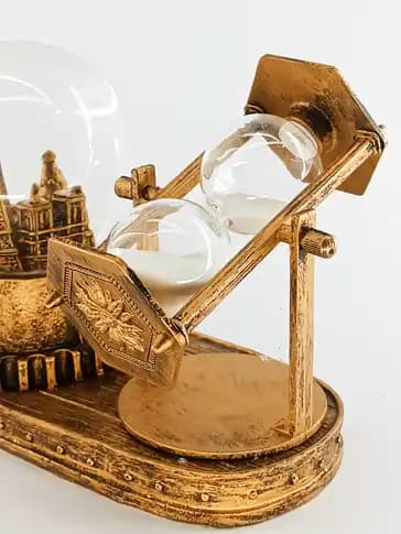 دکوری گوی با ساعت شنی گردان طرح برج ایفل – یک هدیه عالی دکوری — تصویر ۴