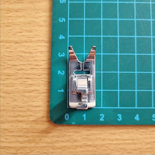 پایه دوخت چرخ خیاطی ژانومه — تصویر ۳