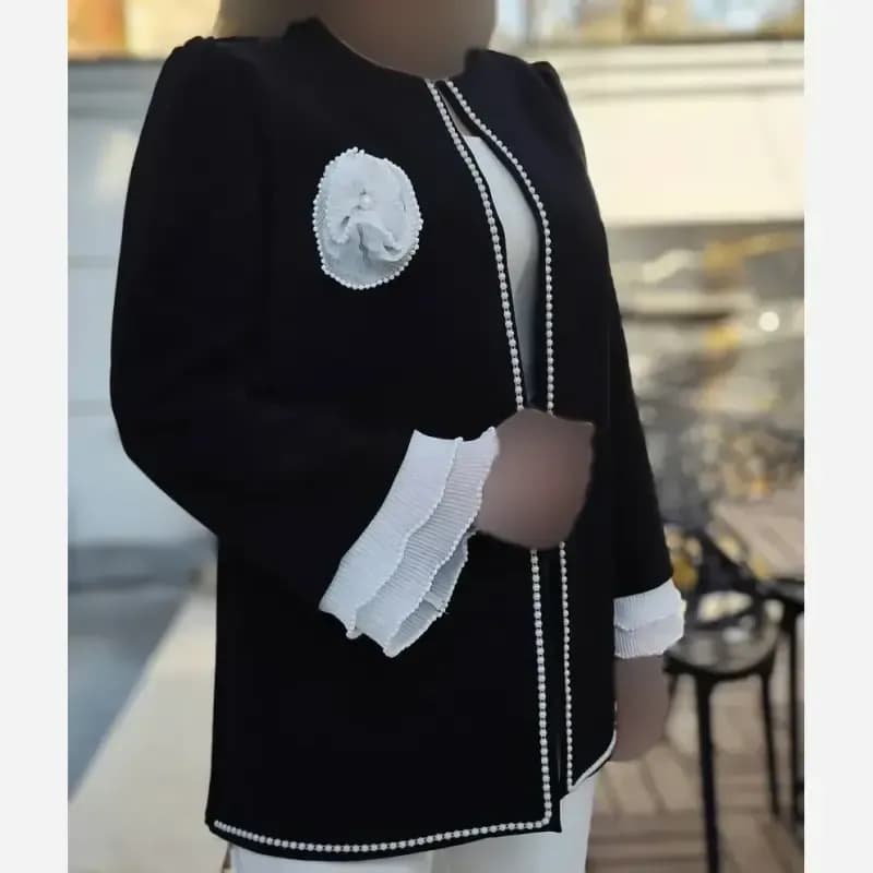 کت مجلسی زنانه کرپ مازراتی مدل نیلوفر با گل دست ساز — تصویر ۴