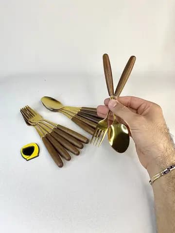 قاشق و چنگال دسته چوبی تیره طلایی