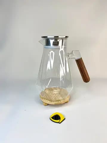پارچ پیرکس الماسی دسته چوبی تیره 1500 میلی لیتر — تصویر ۲