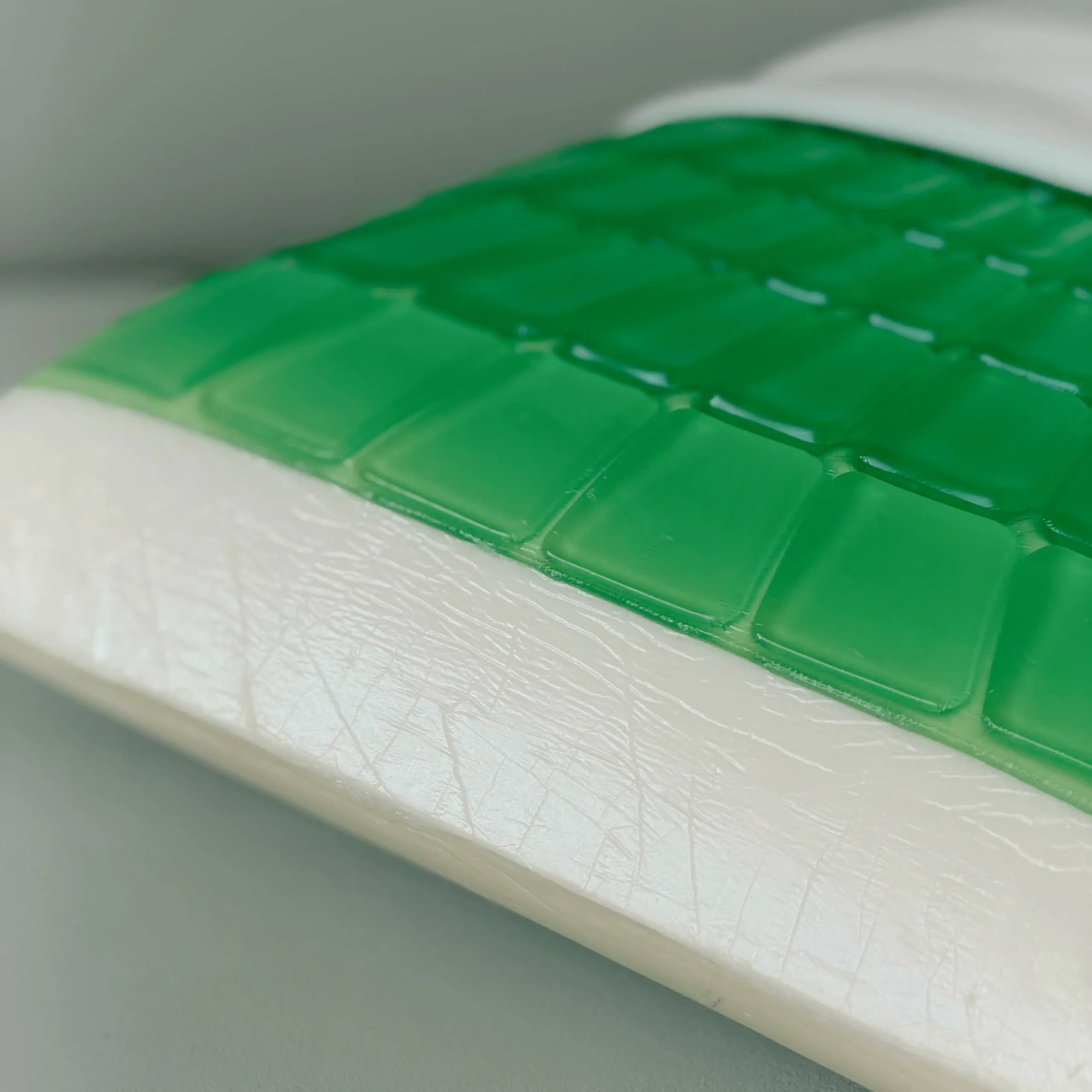 بالش طبی مدل CoolingGel برند Tac — تصویر ۴