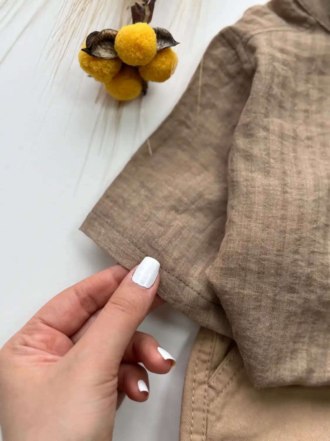 ست شومیز شلوارک پسرانه لینن نسکافه ای کد 1185 — تصویر ۵