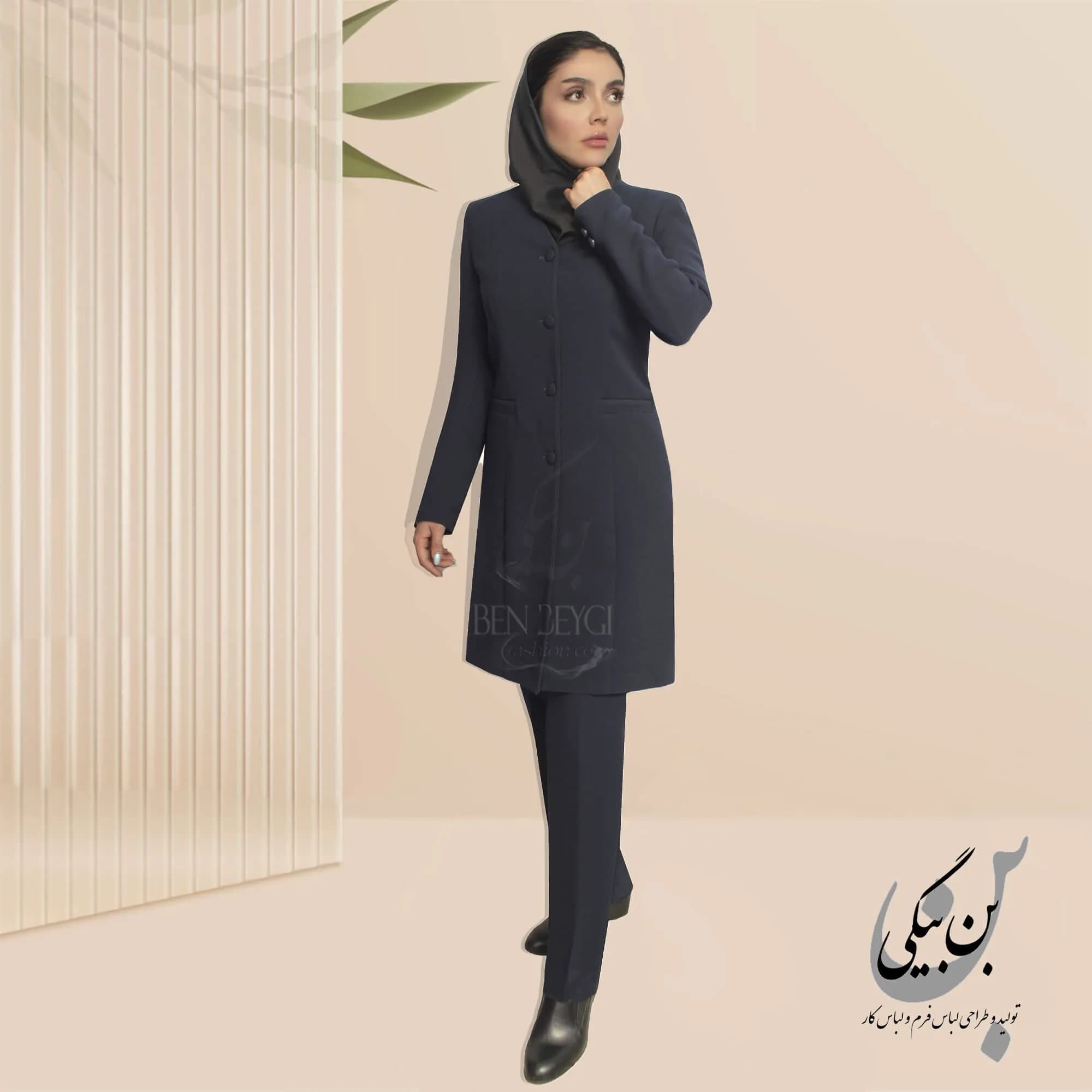 مانتو شلوار اداری سرمهای مغزیدوزی یقه هفت 4 دکمه پارچه کرپ کنزو کد 32442