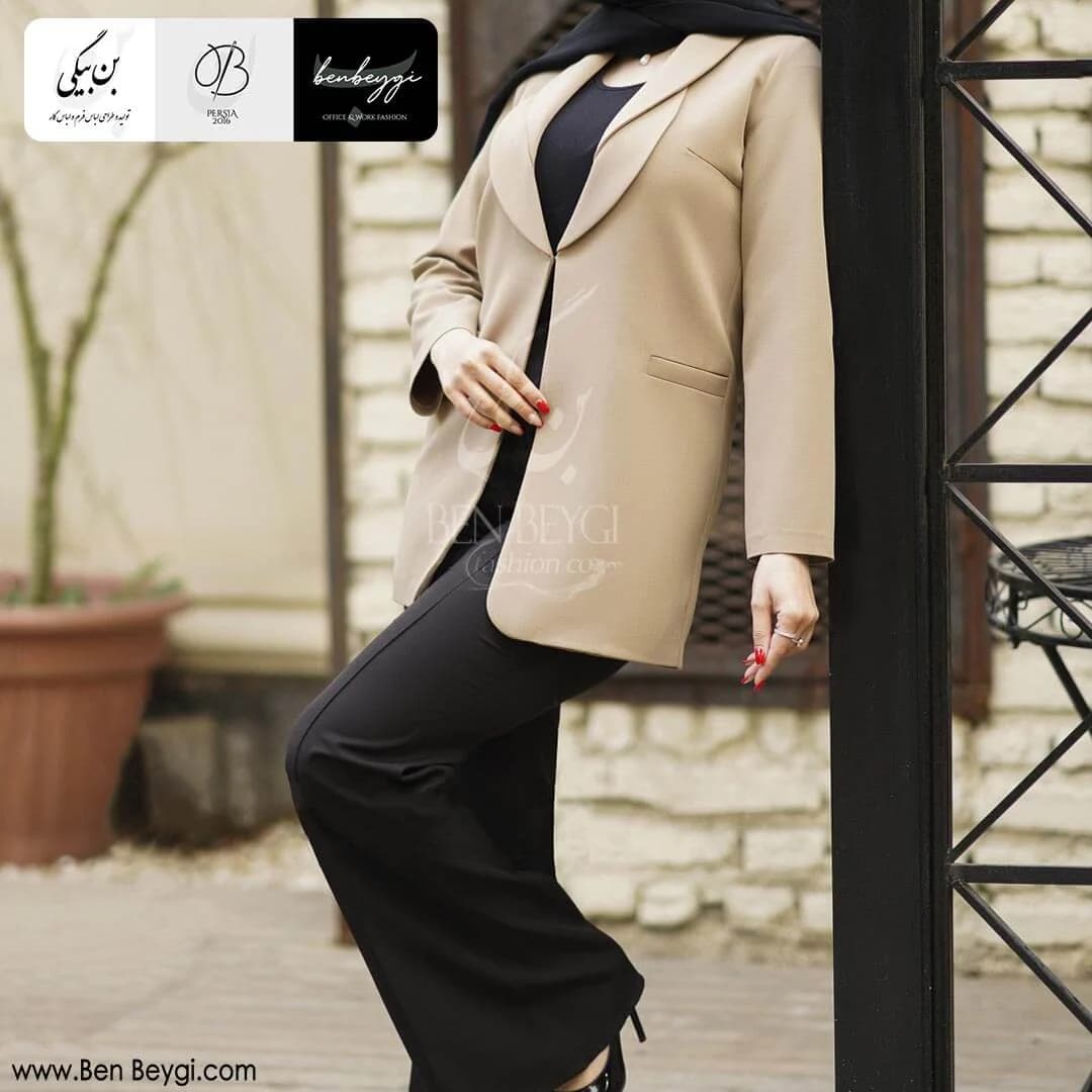مانتو شلوار اداری کرم یقه آرشال دوبل با غزن پارچه کرپ مازراتی کد 30182