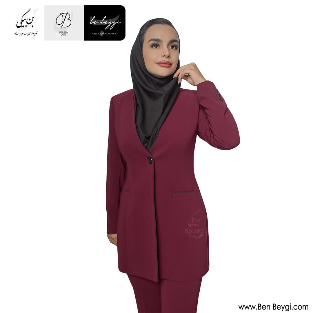 مانتو شلوار اداری زرشکی یقه ایستاده تک دکمه مغزی دوزی کرپ کنزو کد 25860 — تصویر ۲