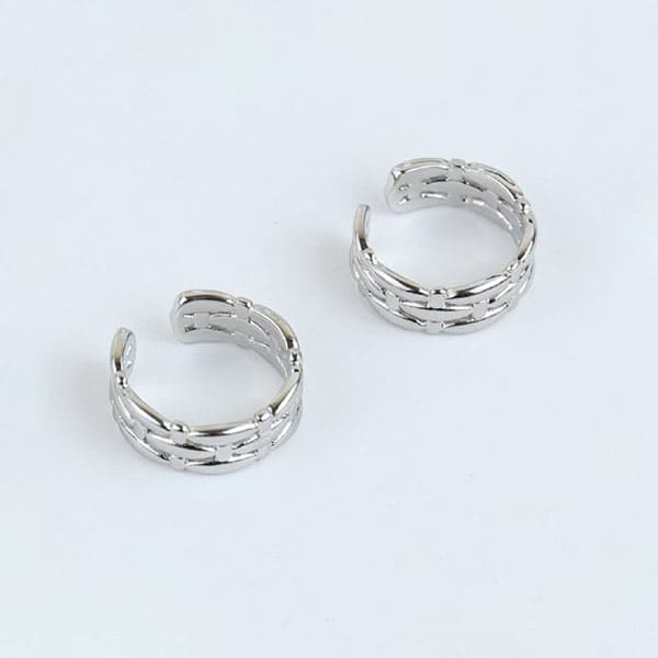 گوشواره دخترانه حلقه ای ساده رنگ نقره ای