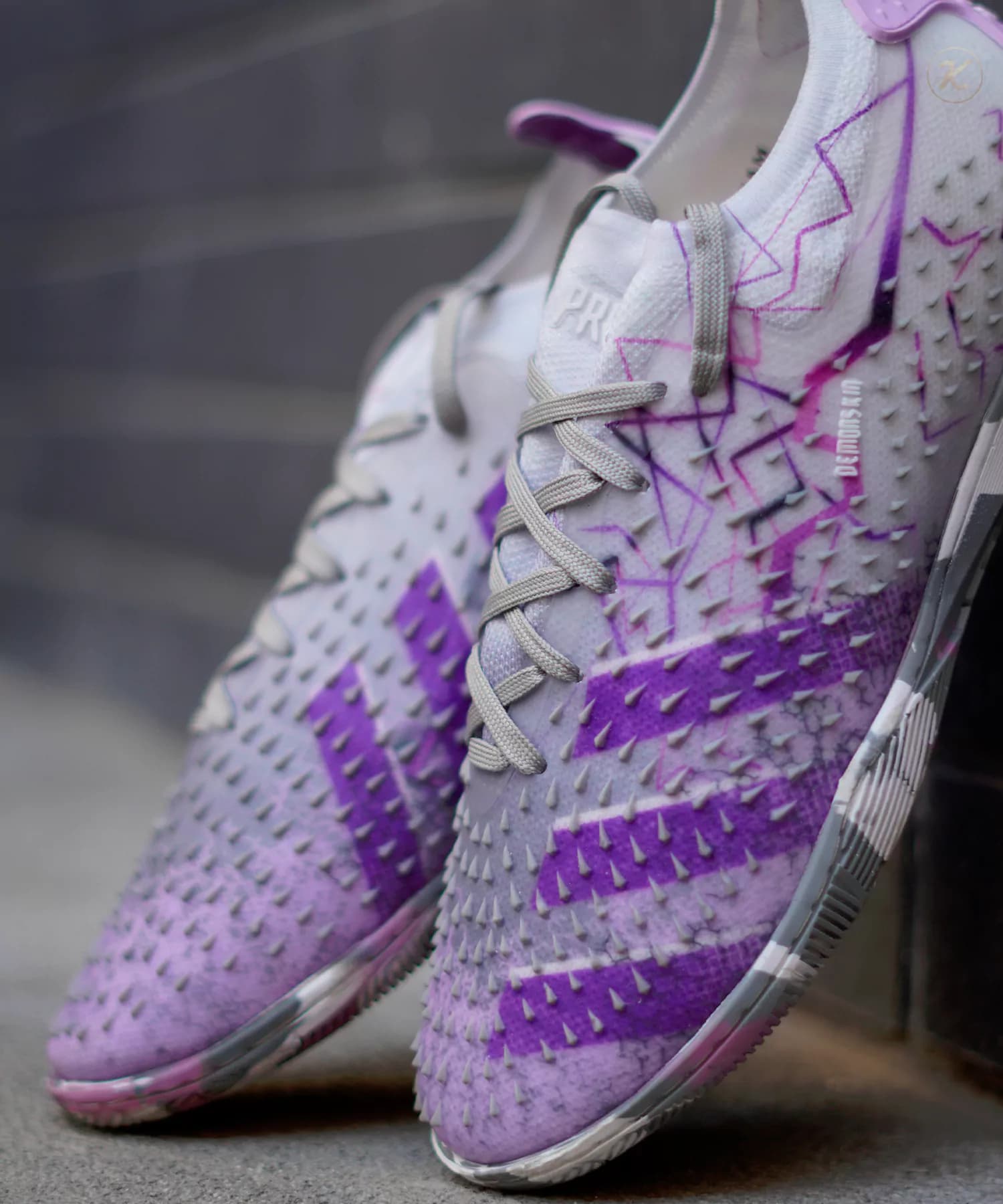 کفش سالنی آدیداس پردیتور فریک سفید بنفش Adidas Predator Freak — تصویر ۴