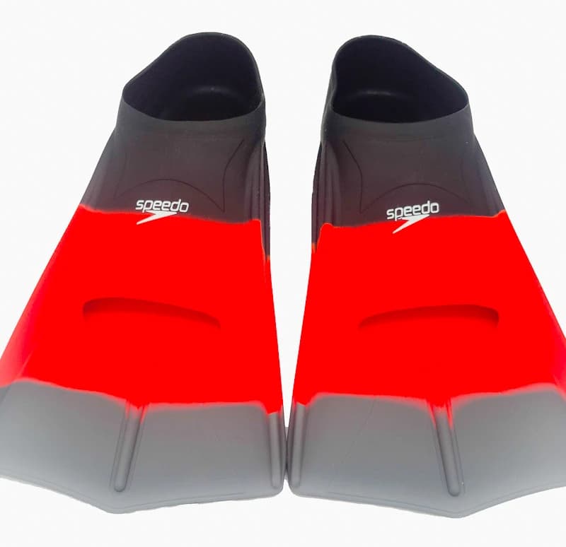 فین شنا قدرتی اسپیدو (Speedo) رنگ مشکی قرمز | سیلیکون نرم | مخصوص تقویت عضلات پا — تصویر ۳