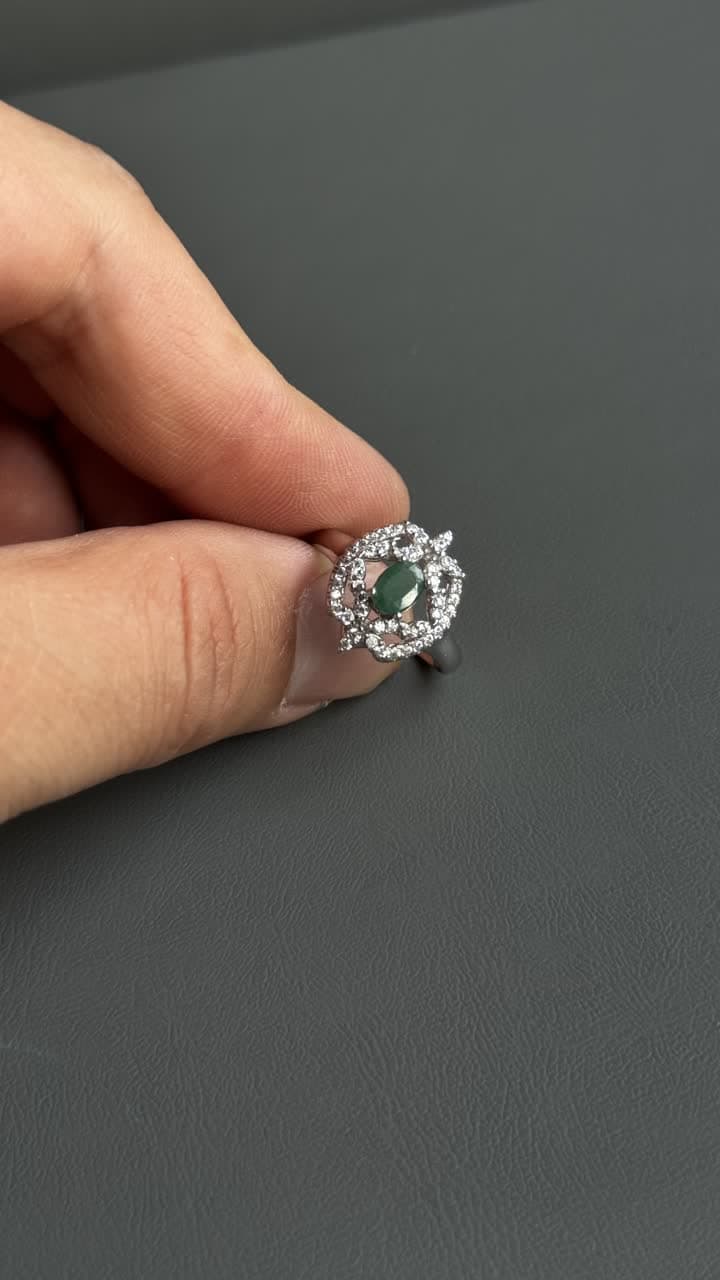 انگشتر زمرد زنانه — تصویر ۲