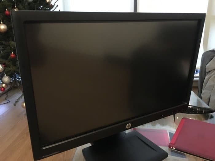 مانیتور استوک 22 اینچ hp مدلL2206TM — تصویر ۹