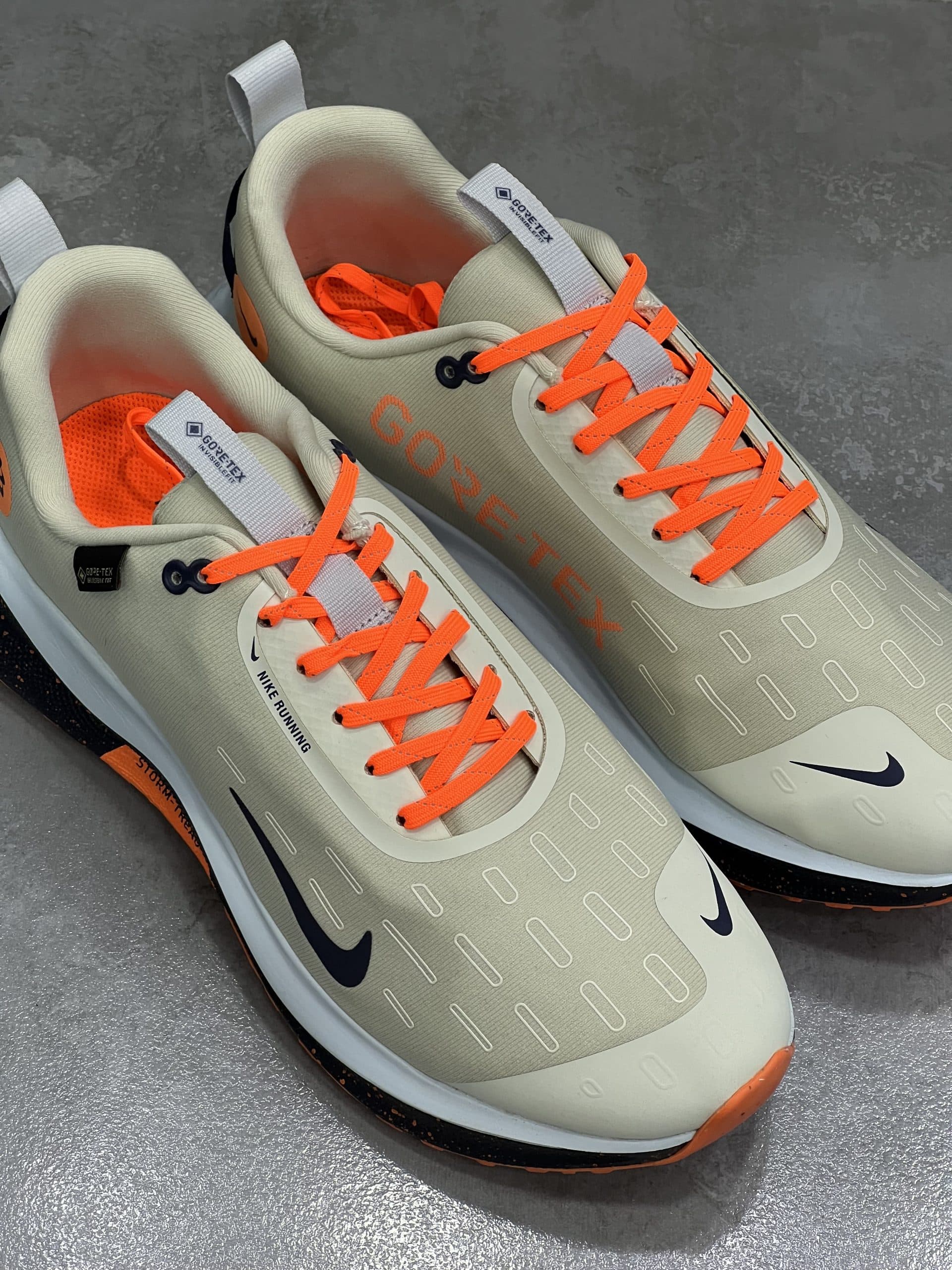 نایک اینفینیتی ران گورتکس ( ضدآب ) رنگ کرم NIKE INFINITY RUN 4 GORE-TEX — تصویر ۲