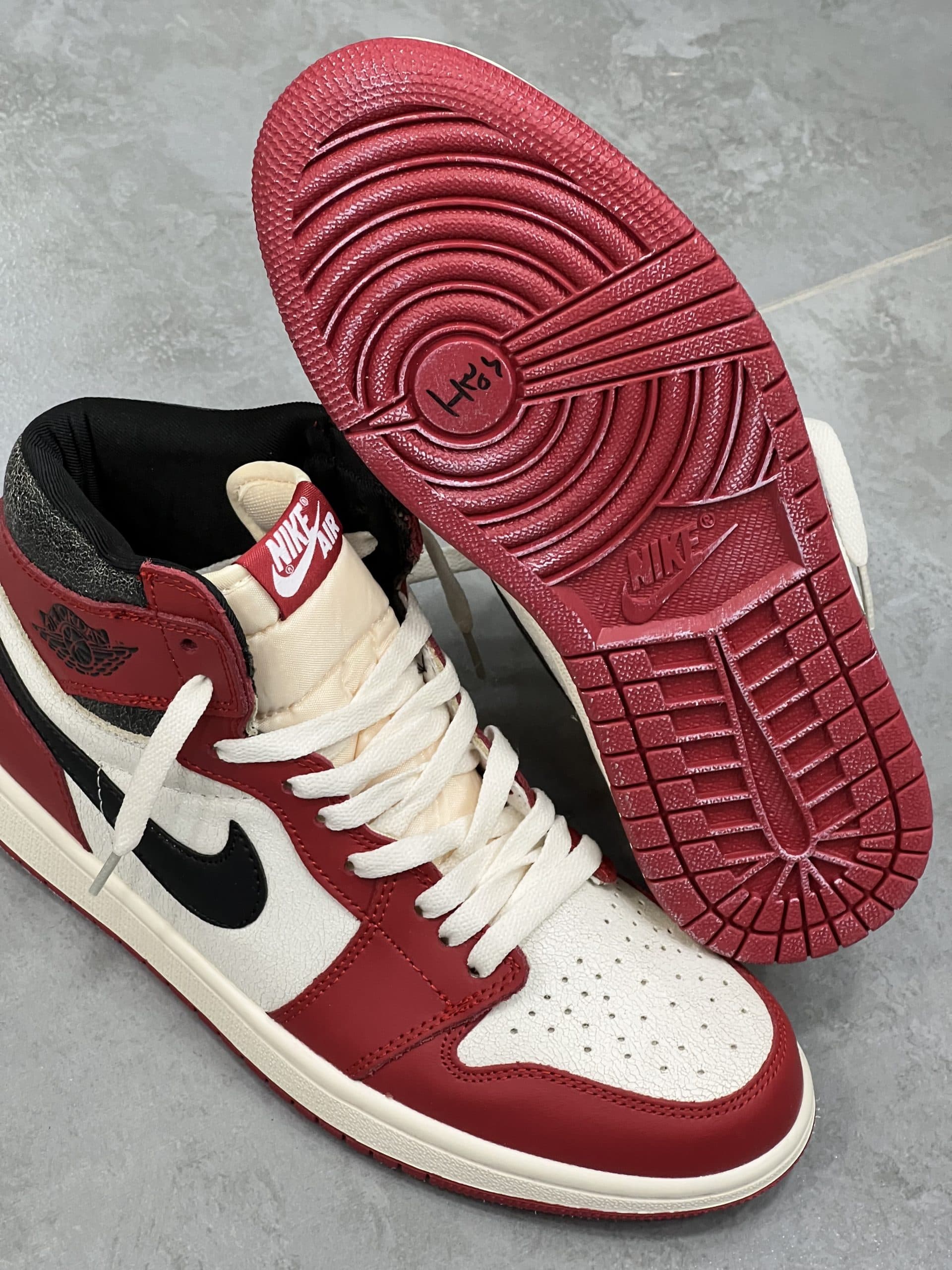 نایک ایر جردن ۱ های شیکاگو NIKE AIR JORDAN 1 HIGH CHICAGO — تصویر ۴