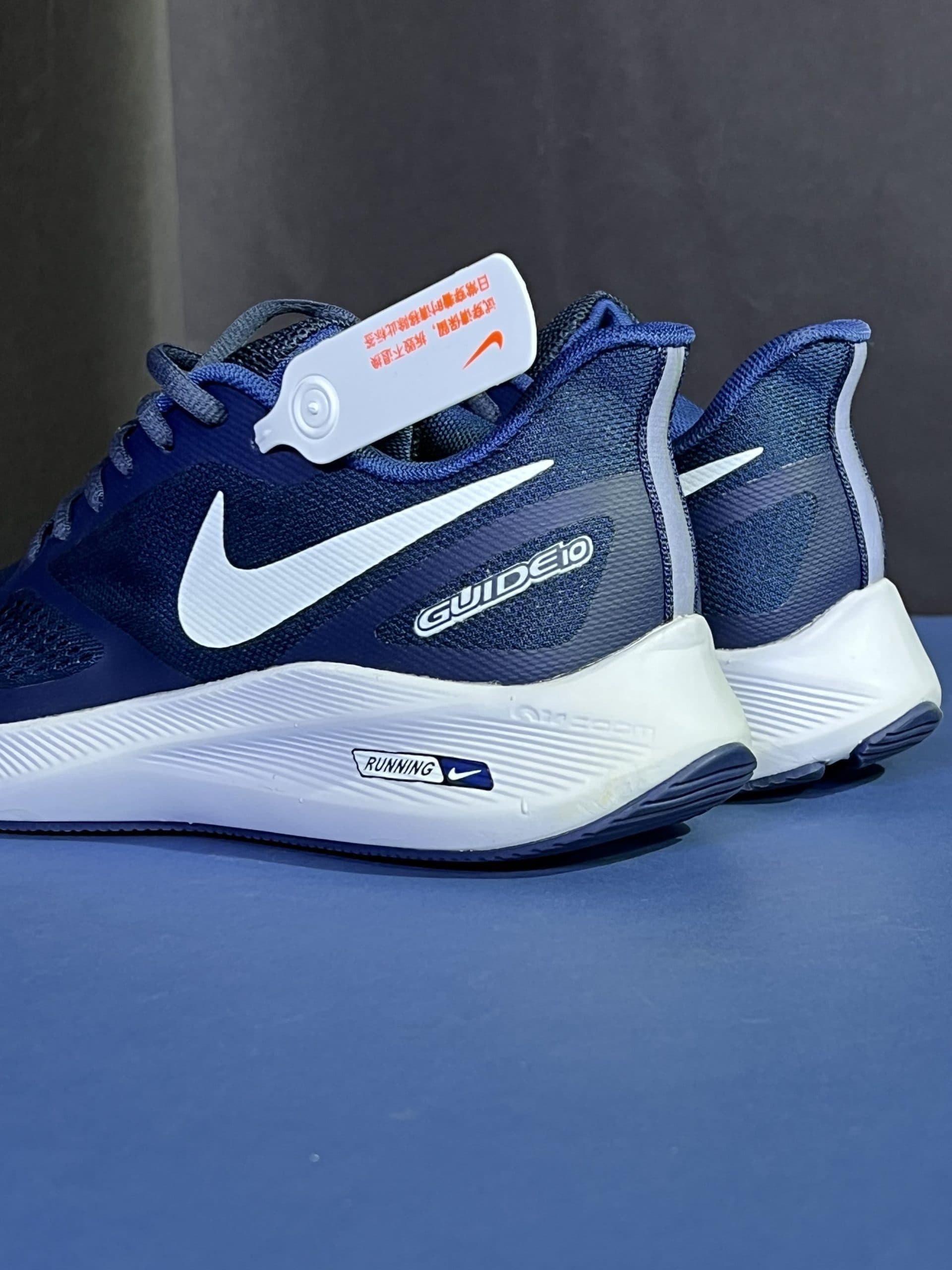 نایک گاید ۱۰ سفید سورمه ای NIKE GUAID 10 — تصویر ۳