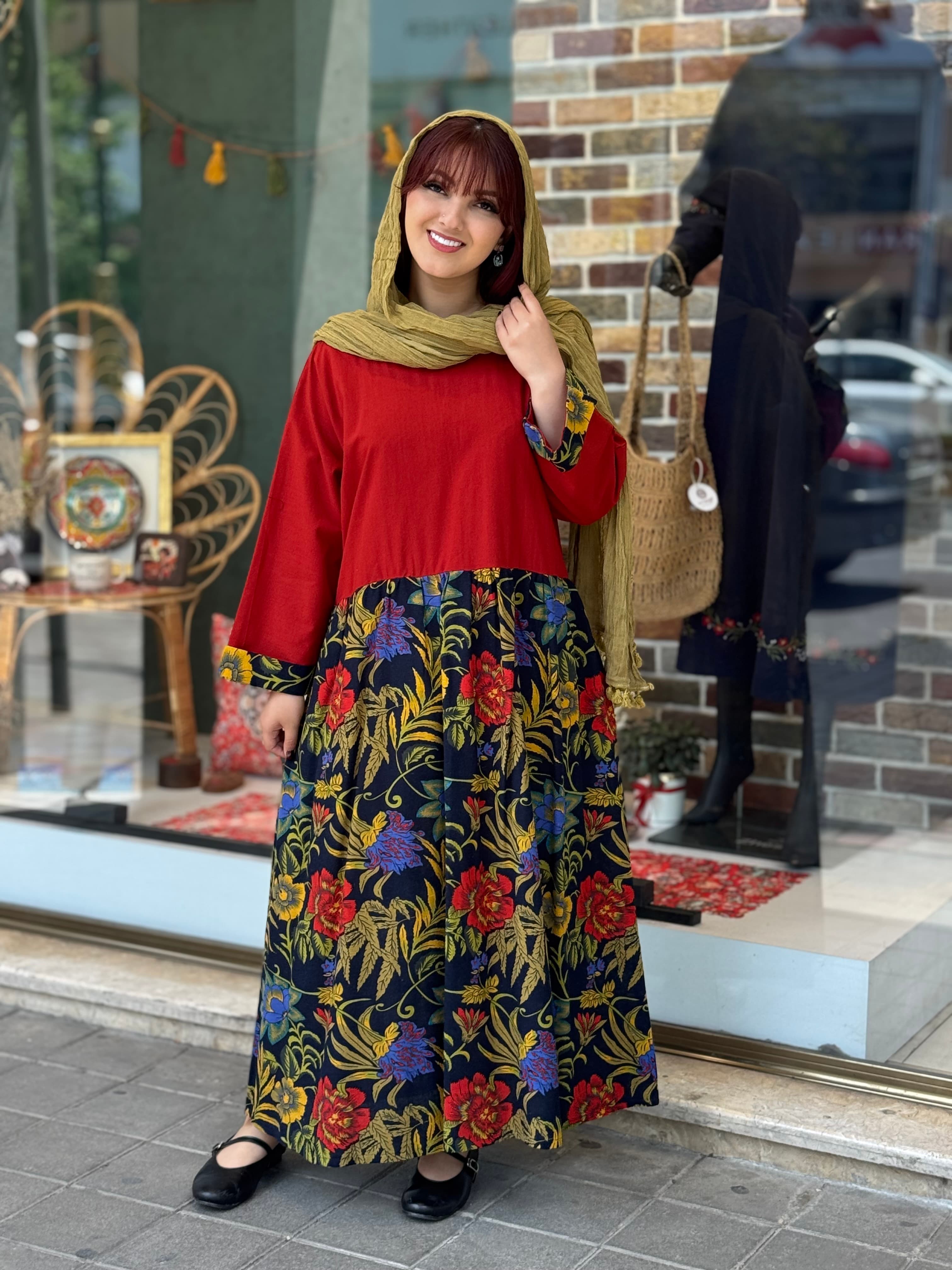 پیراهن شایسته آجری طرح برگ شلوغ — تصویر ۲