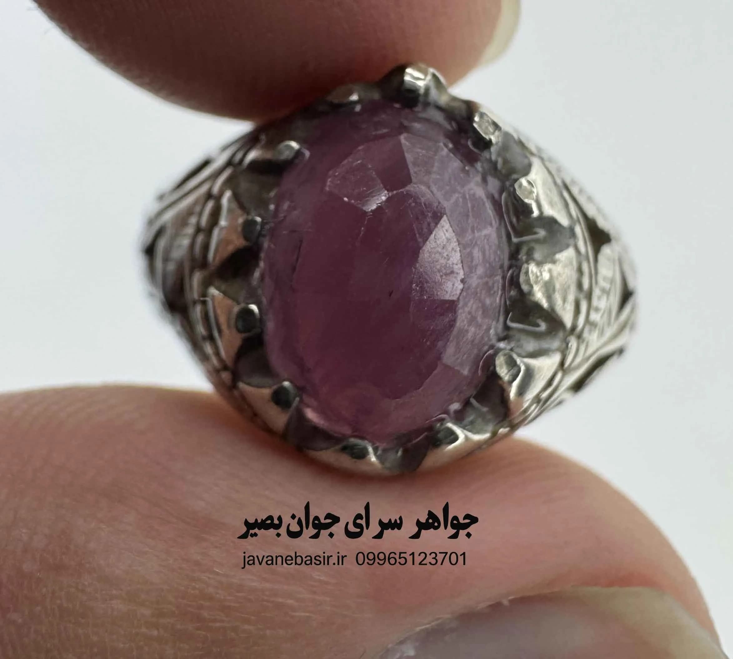 انگشتر یاقوت سرخ معدنی و طبیعی استخراج شده از قلب آفریقا