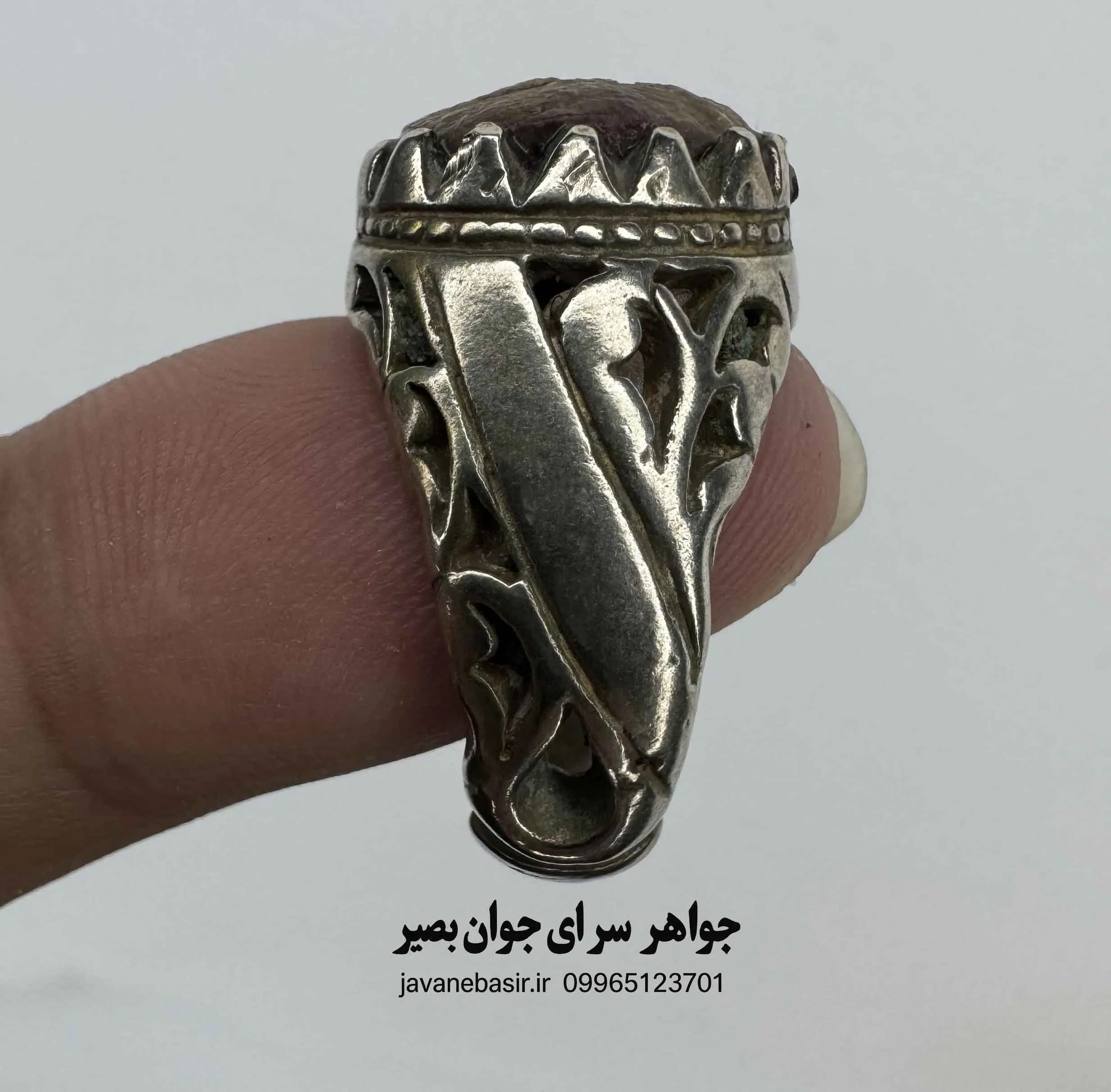 انگشتر نطفه با نگین فسیلی؛ نمادِ قدرت، ابهت و گشایش در امور — تصویر ۲