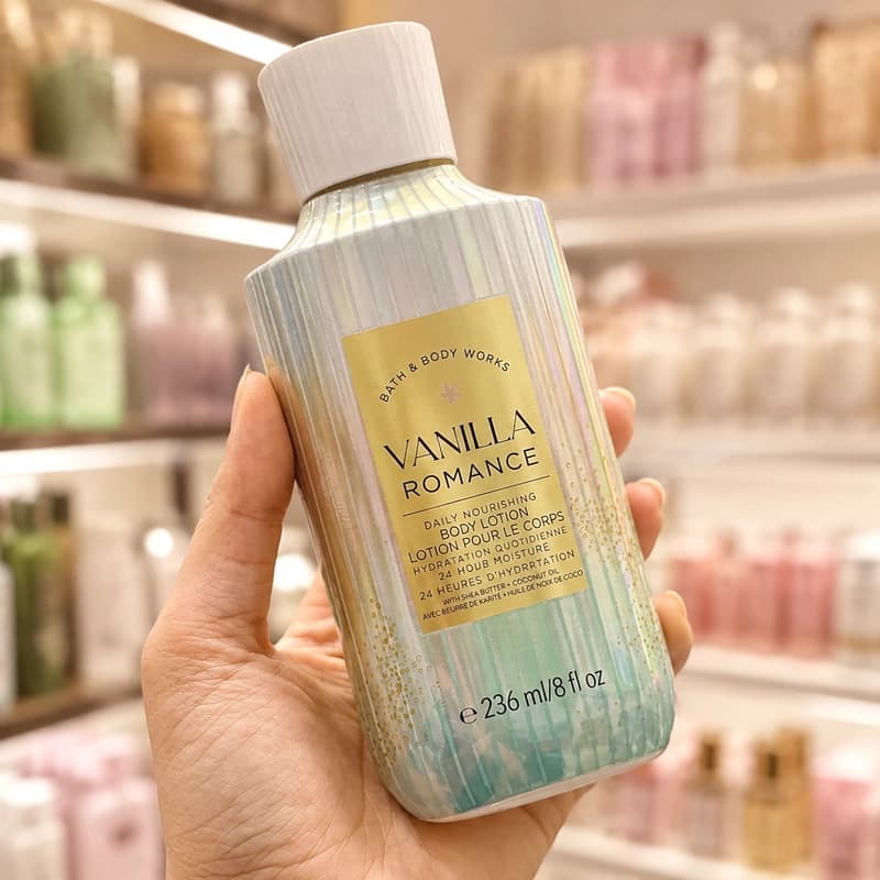 لوسیون بدن بث اند بادی ورکس رایحه Vanilla Romance حجم 236 میل — تصویر ۲