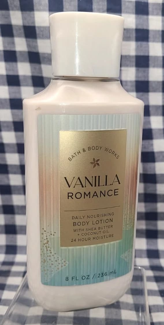 لوسیون بدن بث اند بادی ورکس رایحه Vanilla Romance حجم 236 میل — تصویر ۷