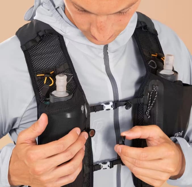 کوله تریل KIPRUN 10L با کیسه آب 1L | زیتونکمپ — تصویر ۵