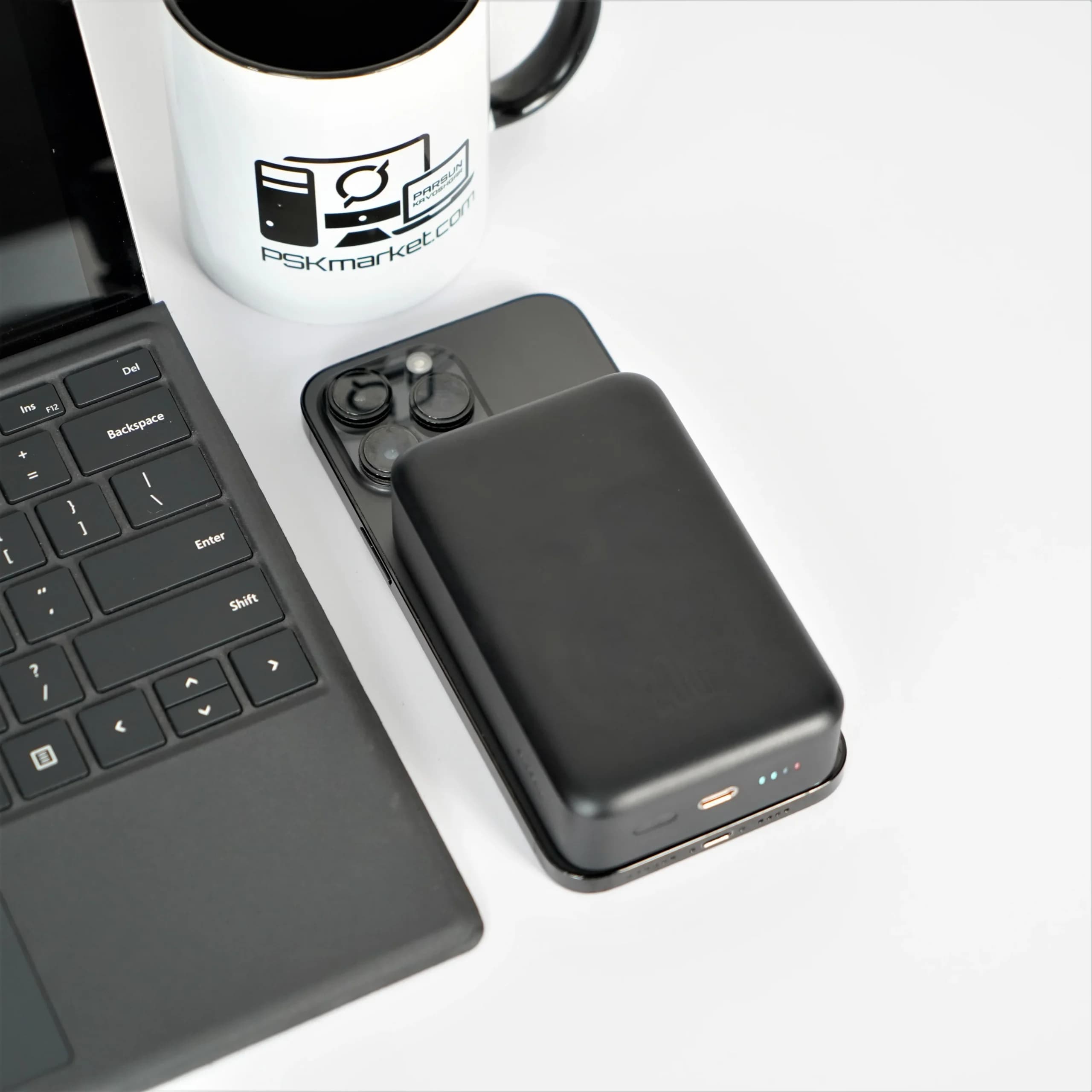 پاوربانک 20 وات بیسوس مدل Magnetic Mini 20000mAh — تصویر ۴