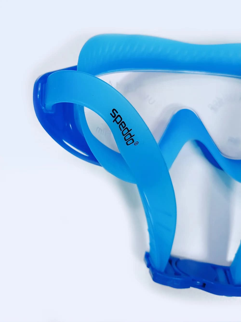 عینک استخر فریم بزرگ آبی رنگ زنانه و مردانه اسپیدو ( Speedo ) سیلیکونی — تصویر ۷