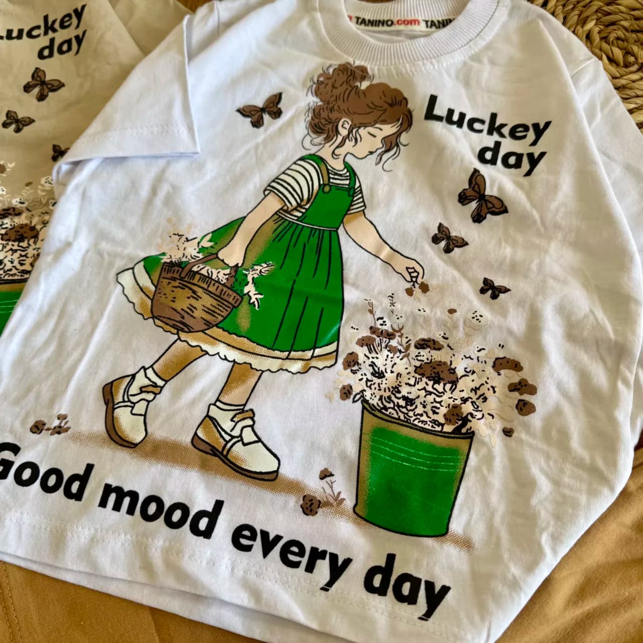 تیشرت شلوارک دختر و پروانه Lucky day کد 6646 — تصویر ۲