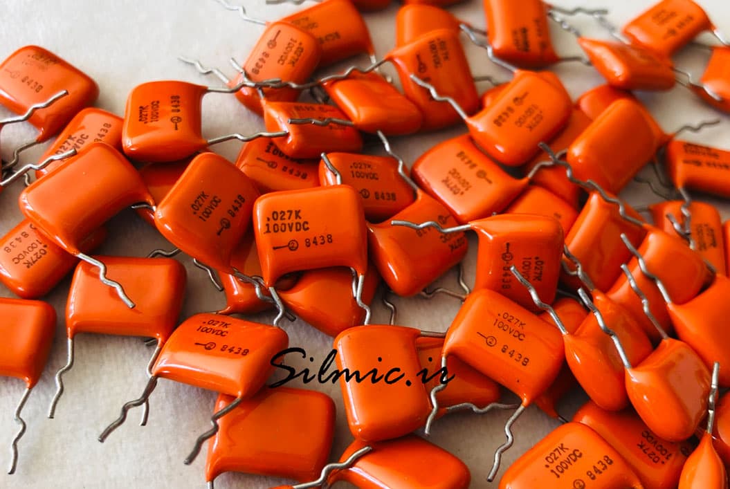 خازن افسانه ای 27 نانو فاراد 100 ولت SPRAGUE آمریکا سری orange drop — تصویر ۲