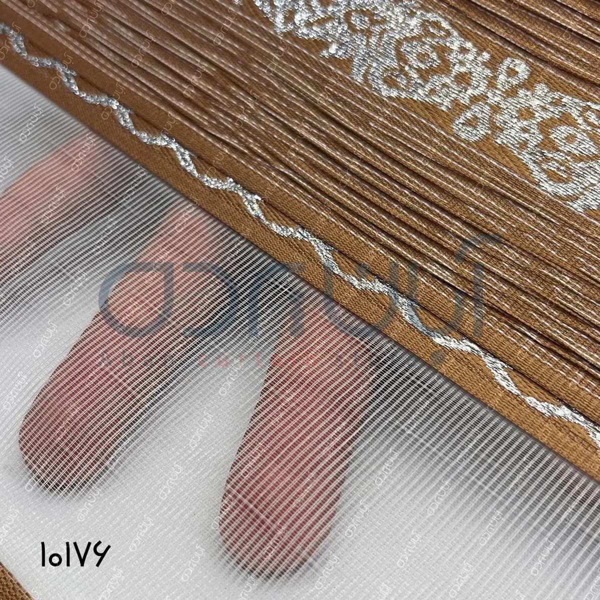 پرده زبرا طرح پیچک رنگ آجری و نقره ای — تصویر ۴
