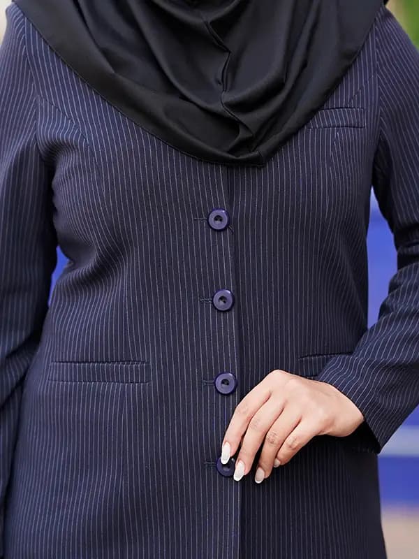 مانتو اداری بزیاق دیپلمات یقه هفت آستردار کد 364 — تصویر ۵