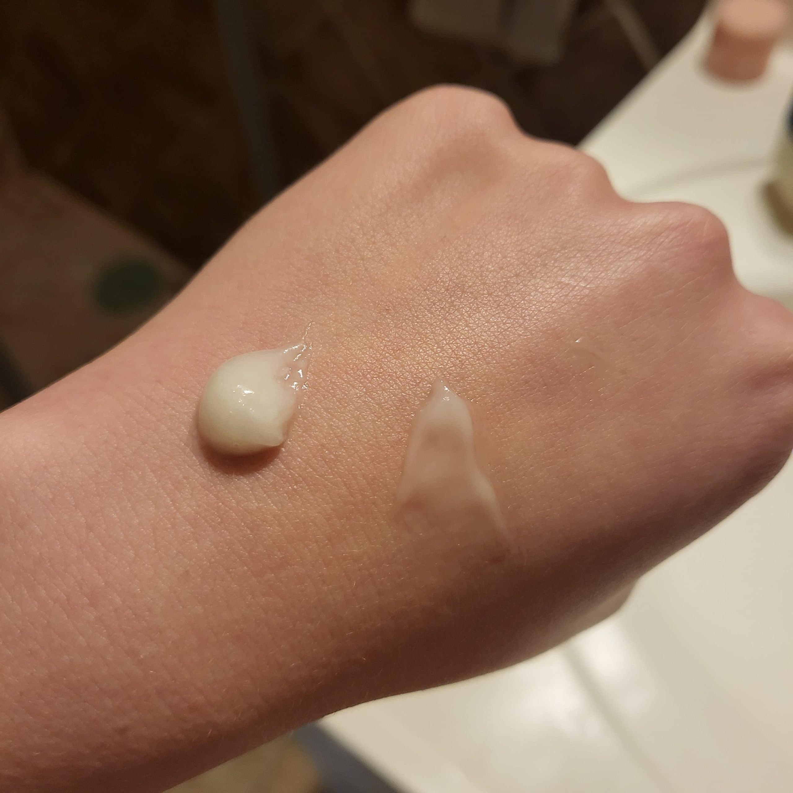 مرطوب کننده و آبرسان جو دوسر آوینو Aveeno oat gel moisturizer — تصویر ۴