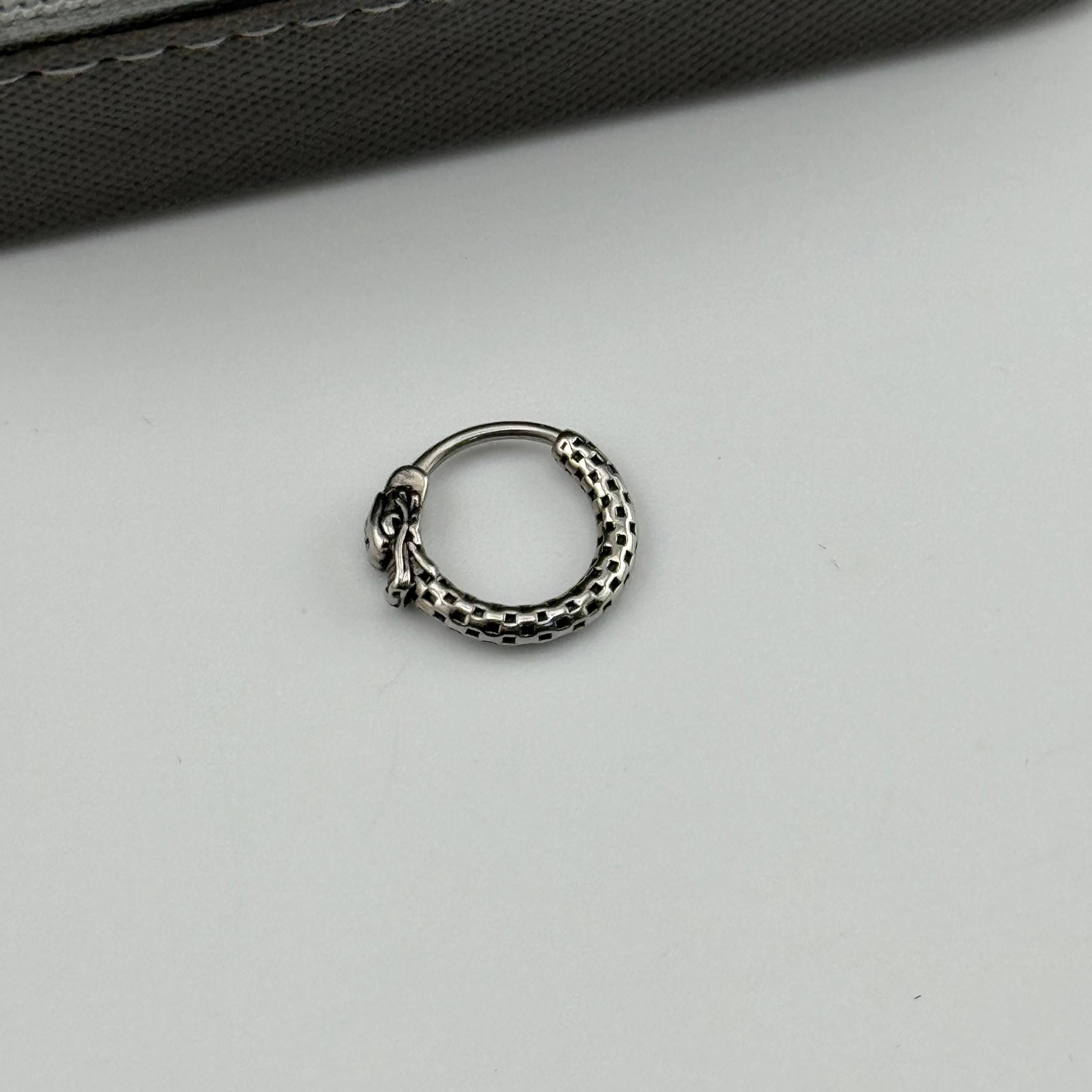 پیرسینگ حلقه ای گوش کد 2056 — تصویر ۳